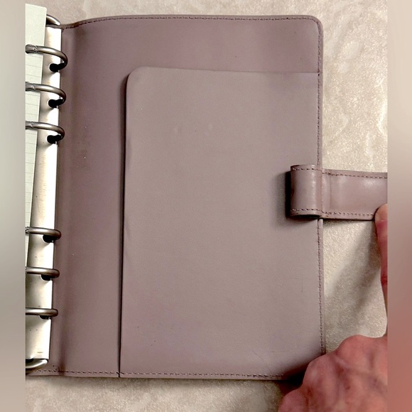 LOUIS VUITTON EPI LEATHER “FILLED” MEDIUM MM AGENDA (LAVENDER) - Picture 5 of 15